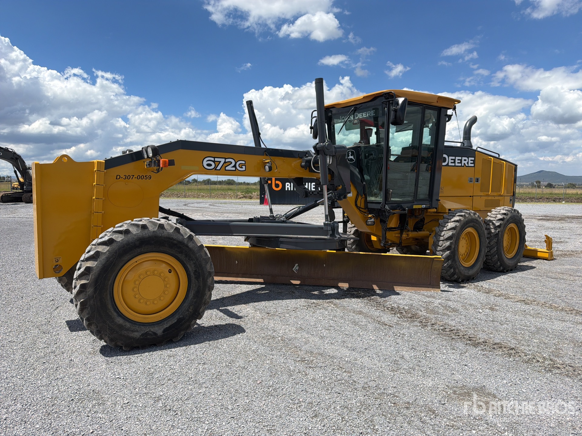 Photo of 2011 John Deere 672G