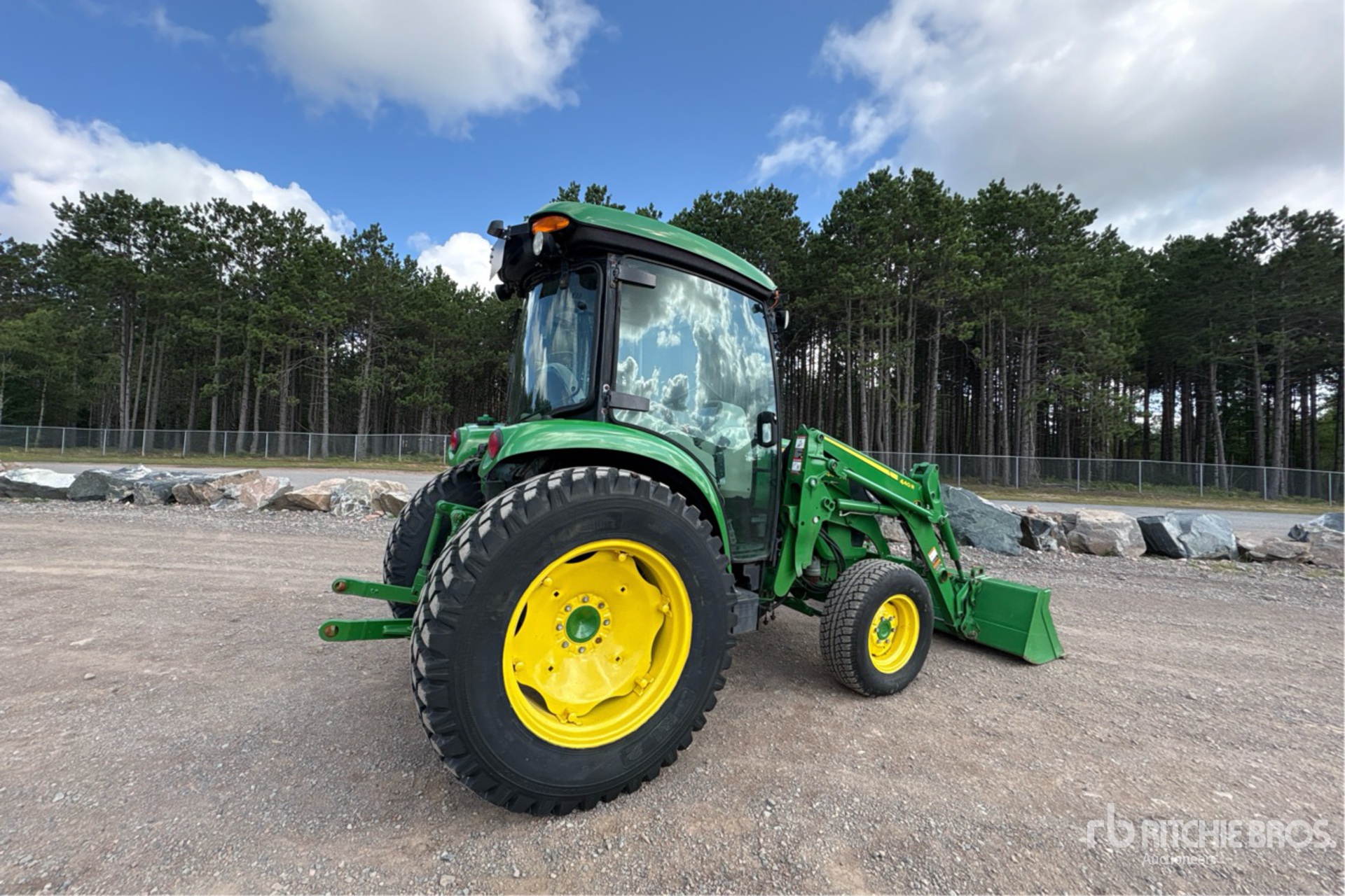 2019 John Deere 4066R