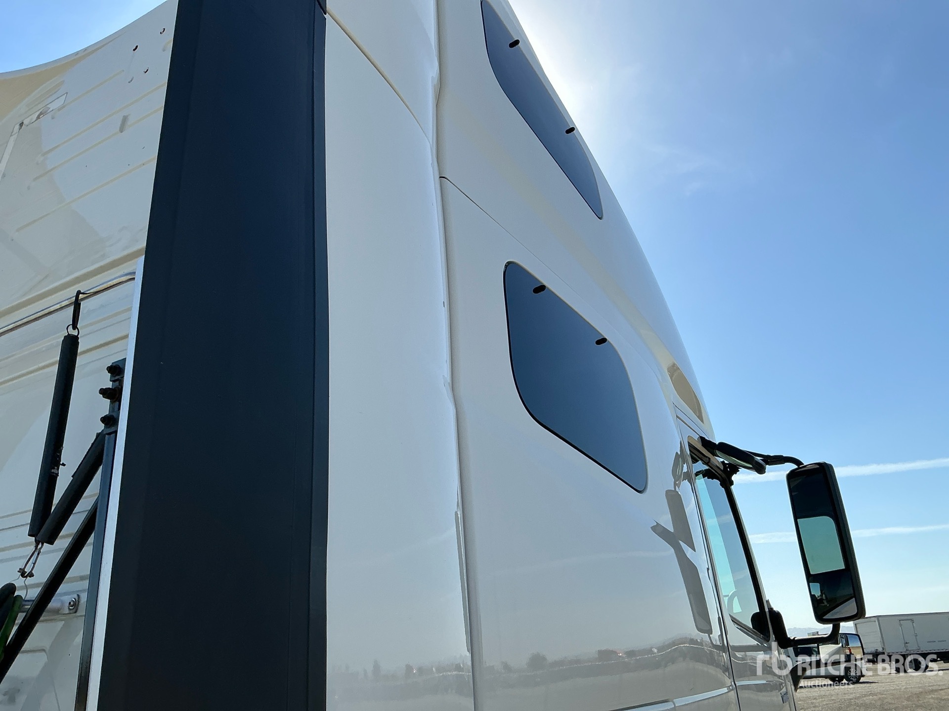 2019 Volvo VNL760