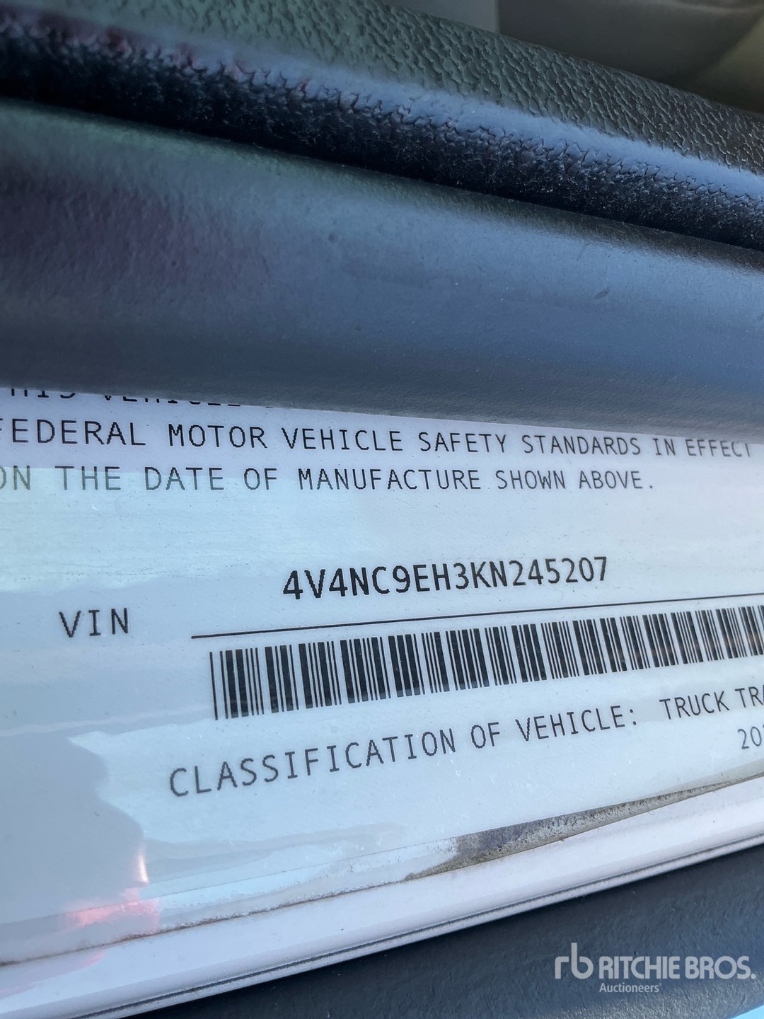 2019 Volvo VNL760