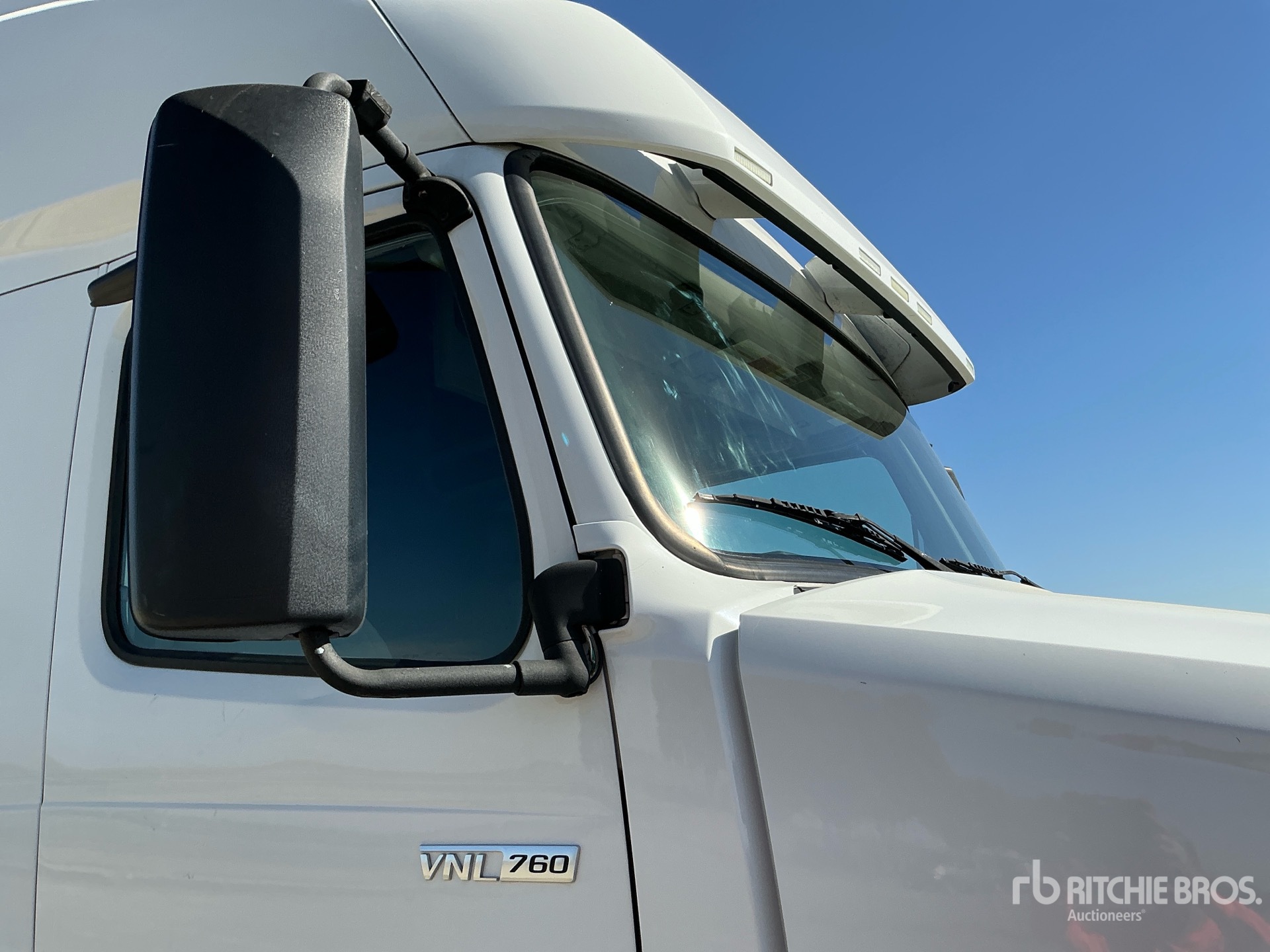 2019 Volvo VNL760