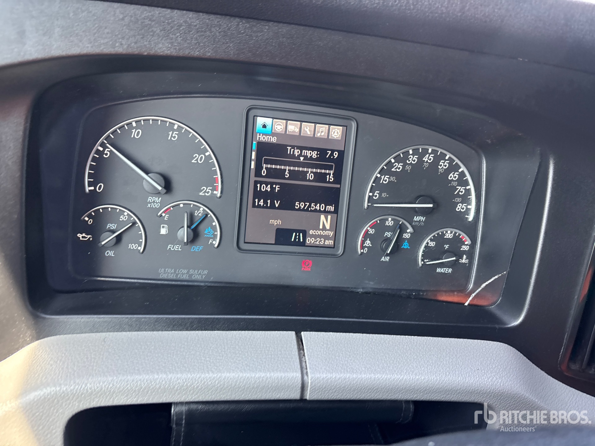 2020 Freightliner CASCADIA 126