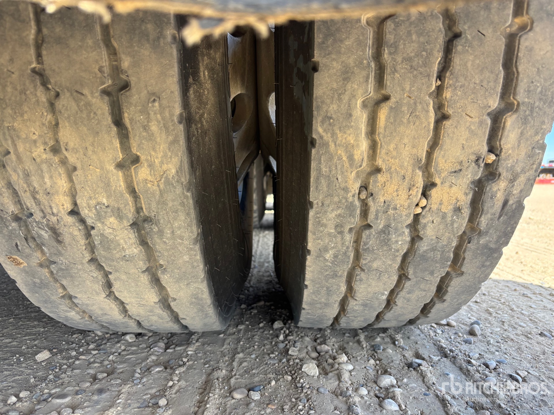 2014 Tremcar 28370 L Super B-Train Lead