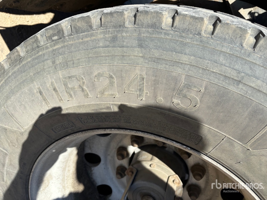2015 Tremcar 28370 L Super B-Train Lead