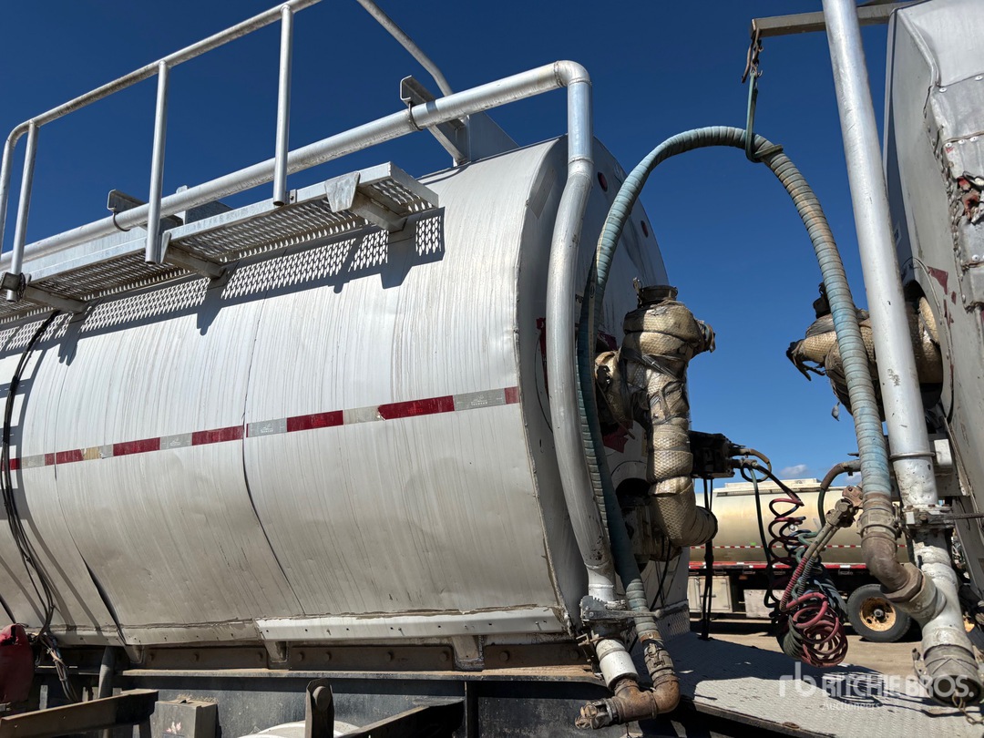 2015 Tremcar 28370 L Super B-Train Lead