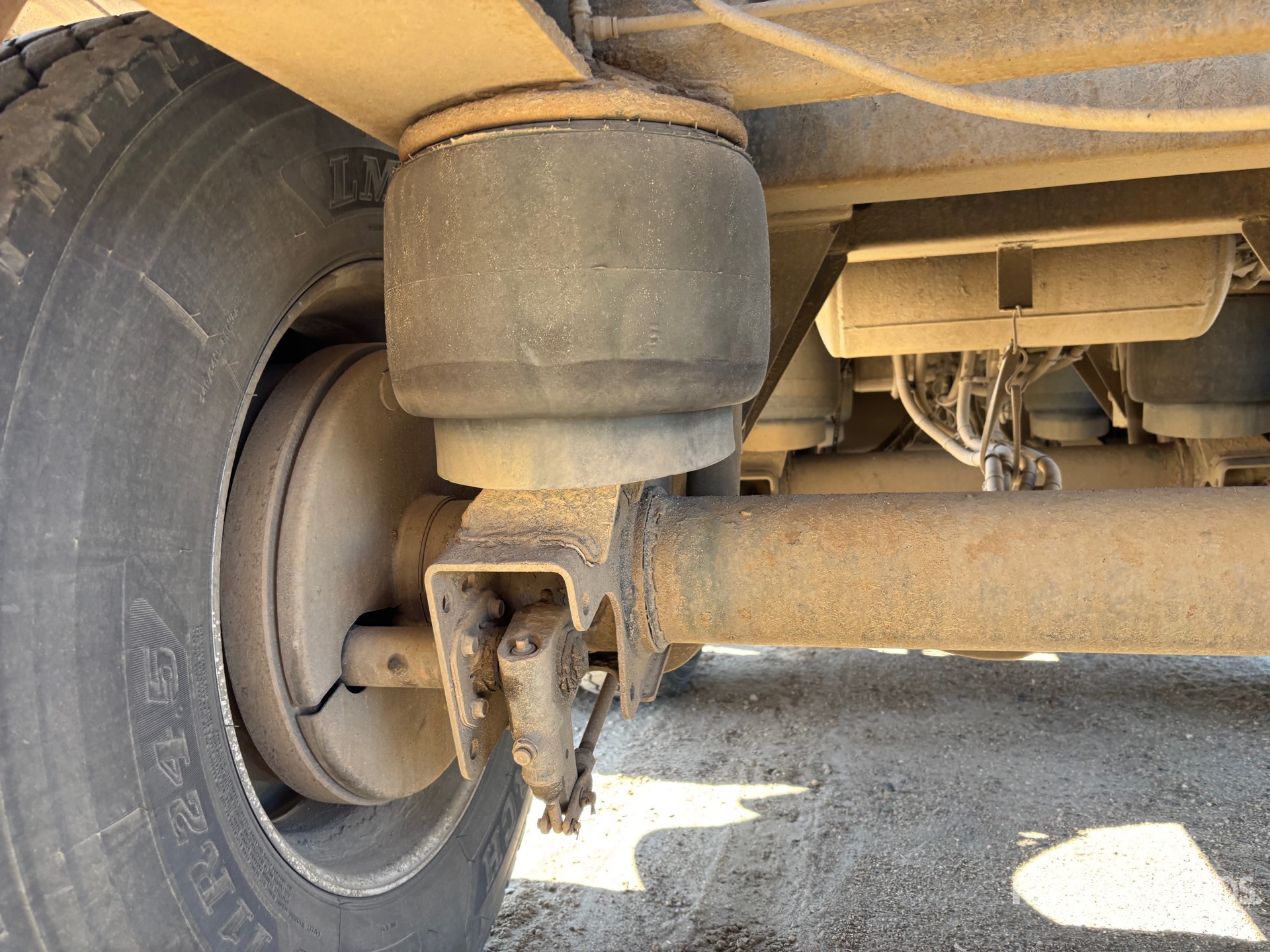 2015 Tremcar 28370 L Super B-Train Lead
