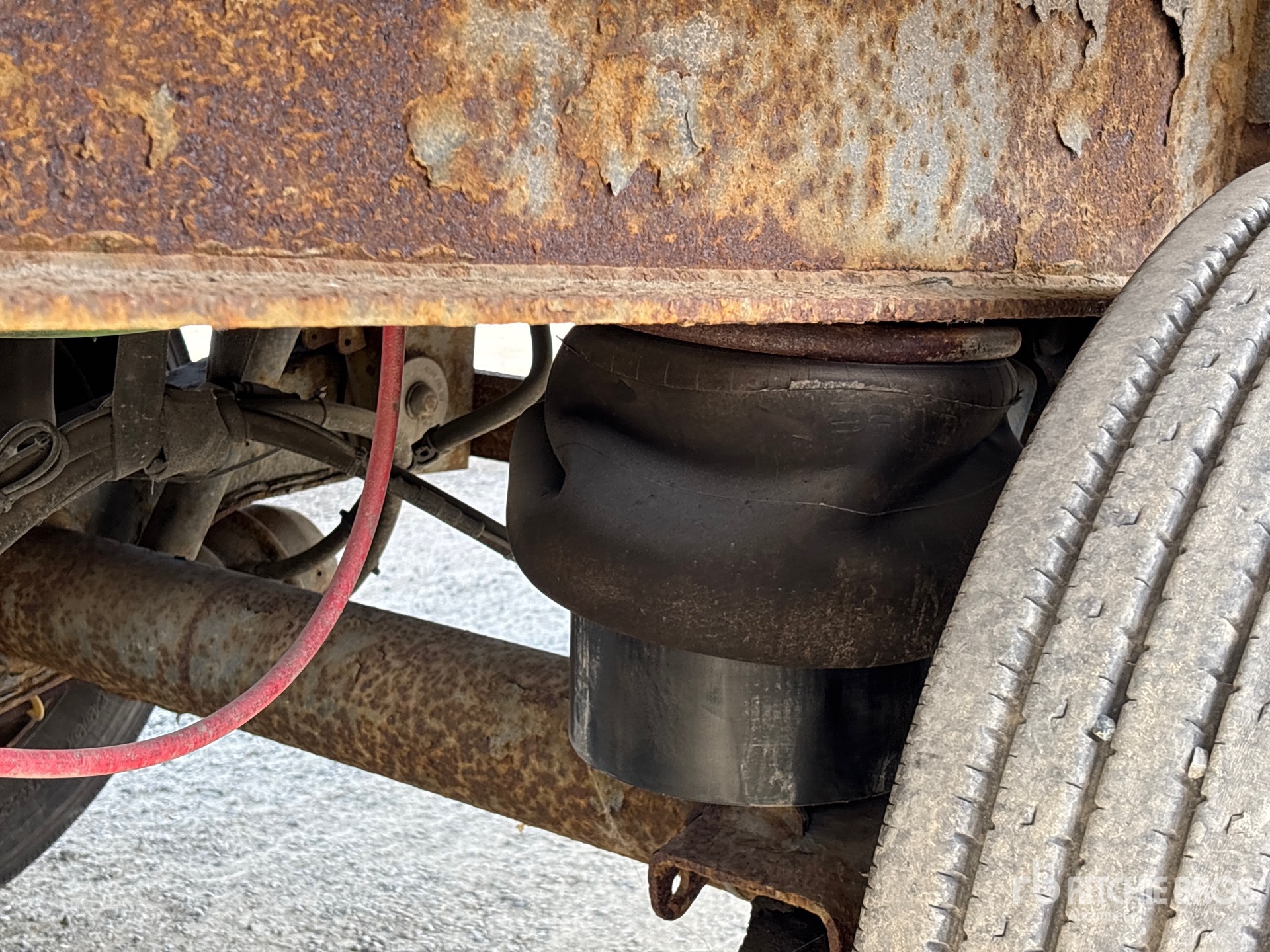 2004 Doepker 32 FT SUPER B-TRAIN LEAD