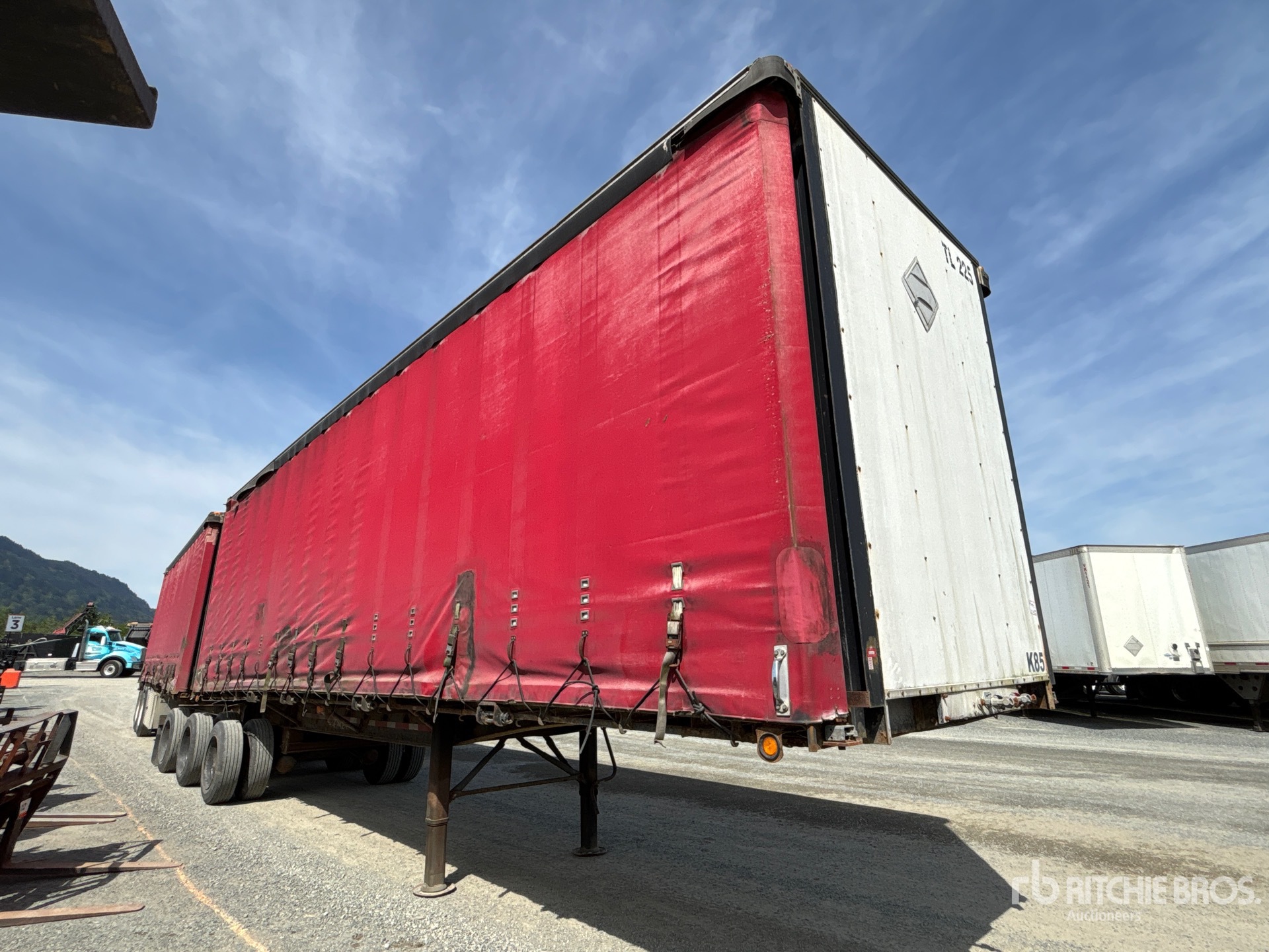 2004 Doepker 32 FT SUPER B-TRAIN LEAD