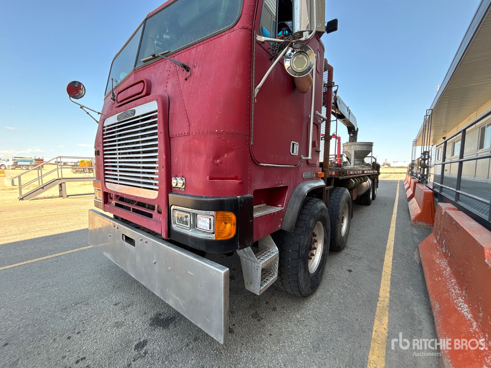 1996 Freightliner 2002 HIAB 335 K-4 7500 LB KNUCK ...