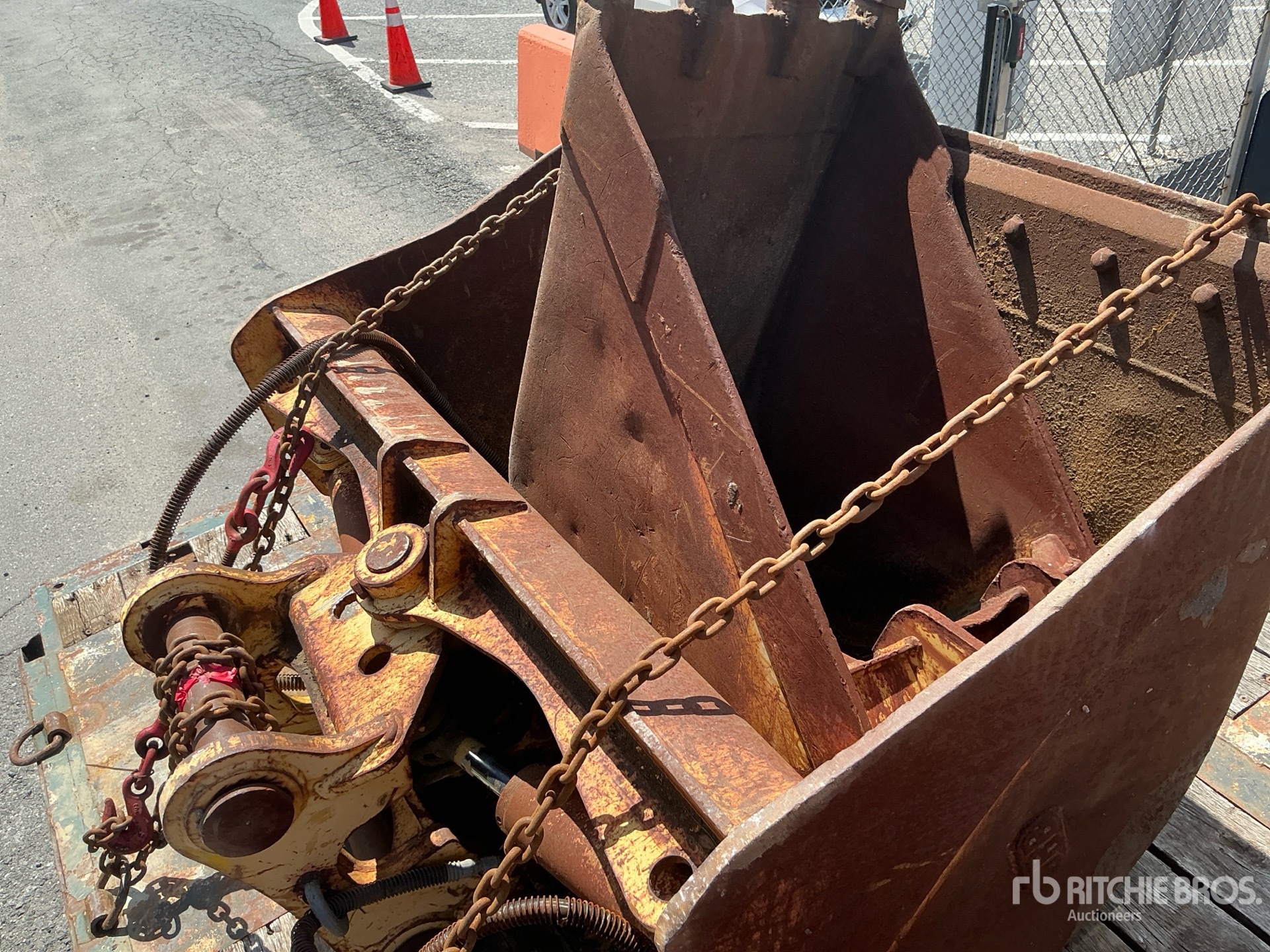 JRB 60 IN HYDRAULIC TILTING
