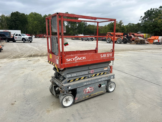 Skyjack SJ 3219 Electric Scissor Lift