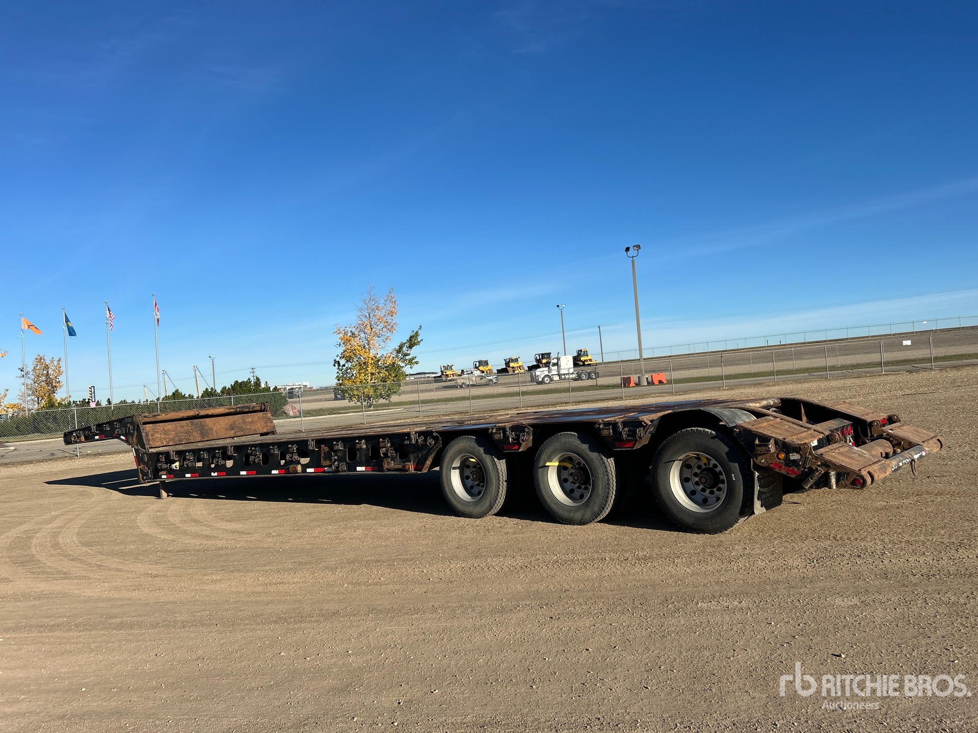 2009 Doepker 46 ft Tri/A