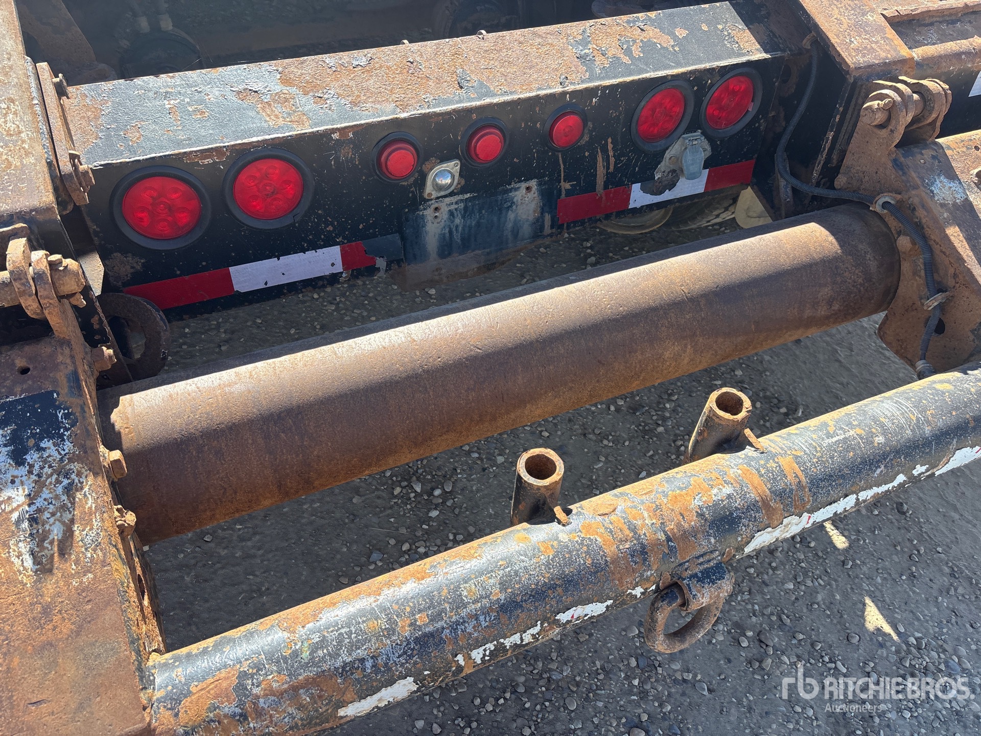 2009 Doepker 50 FT TRI/A
