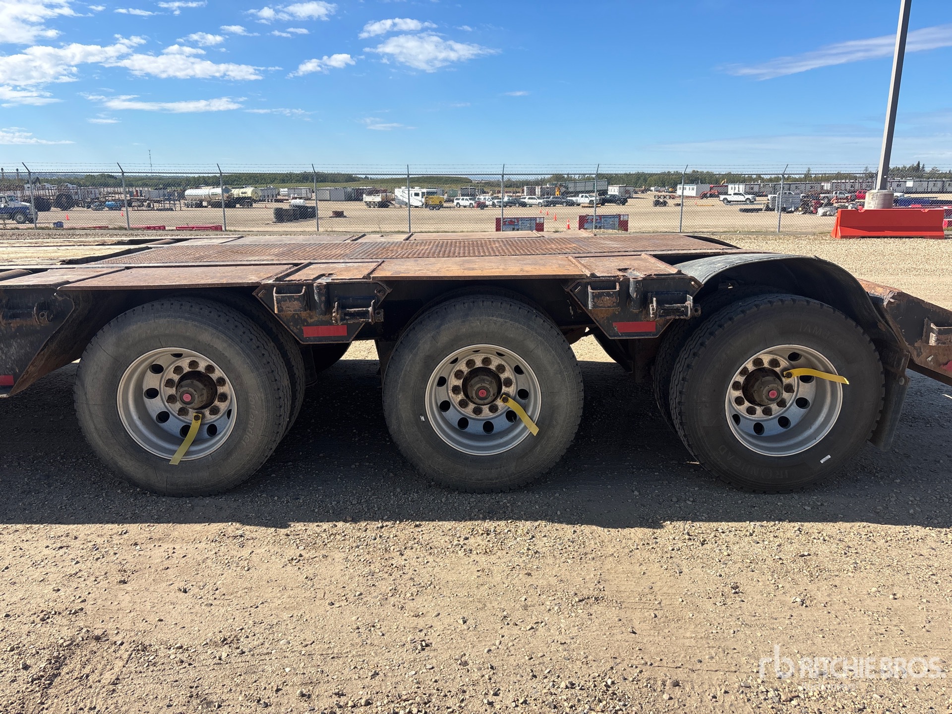 2009 Doepker 50 FT TRI/A