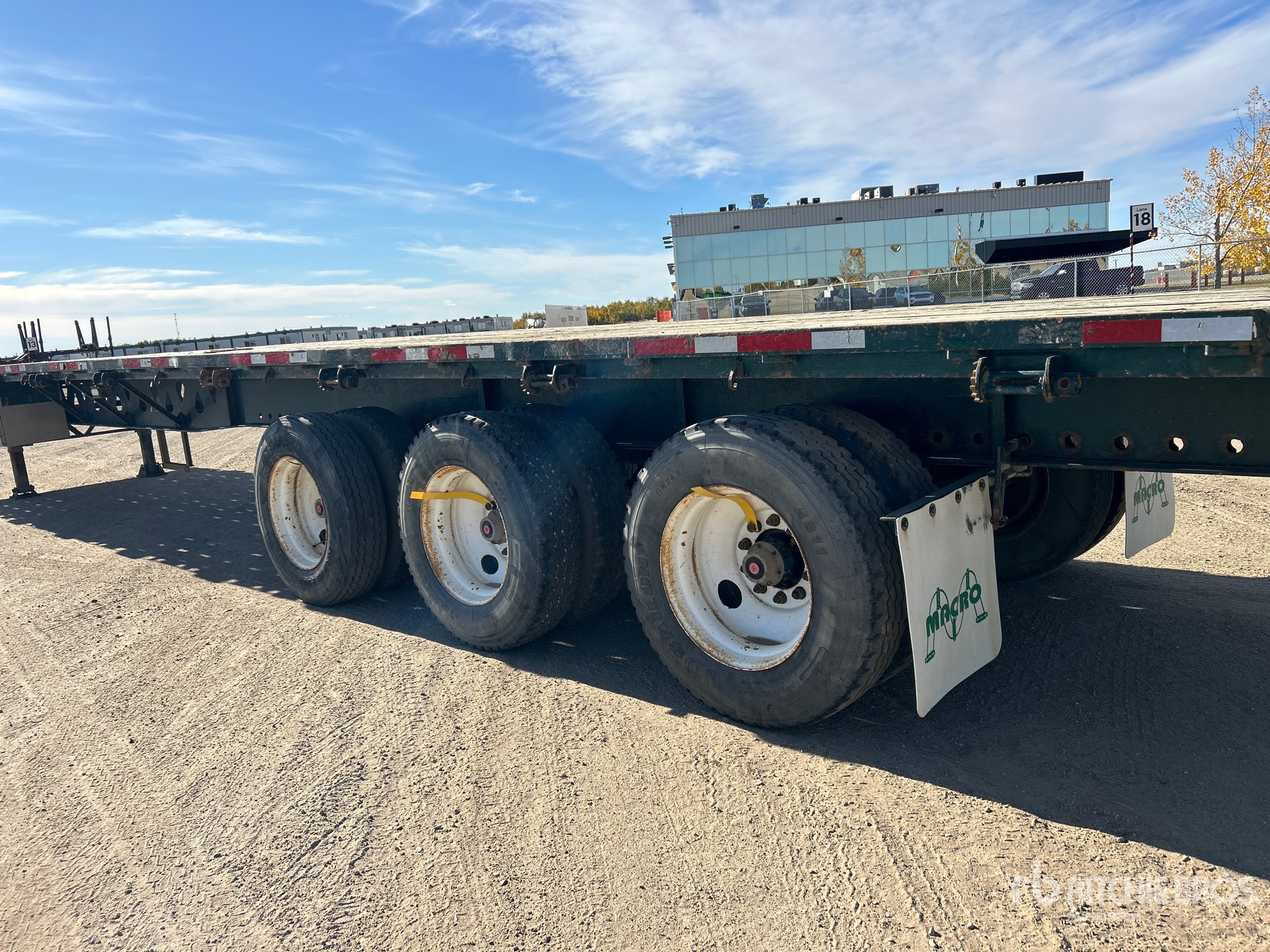 2006 Manac 53 ft Tri/A