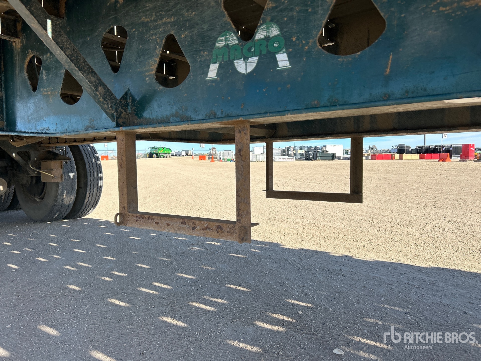 2006 Manac 53 ft Tri/A