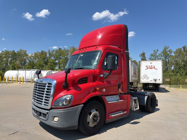 2018 Freightliner Cascadia 113 4x2 S/A Day Cab Truck Tractor