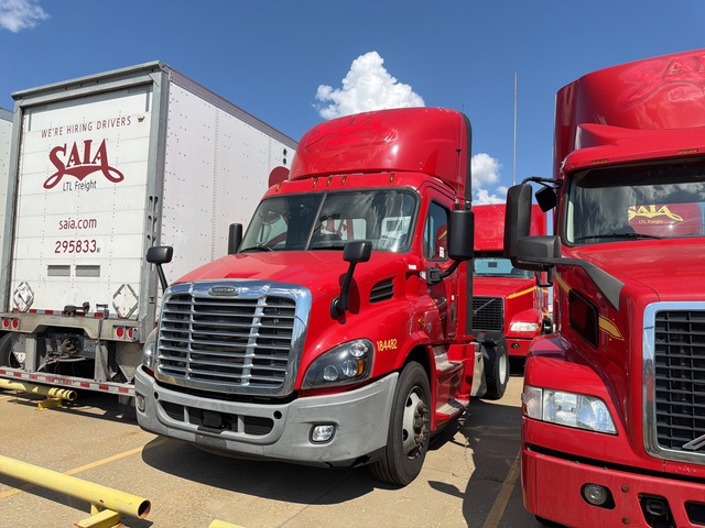 2018 Freightliner Cascadia 113 4x2 S/A Day Cab Truck Tractor