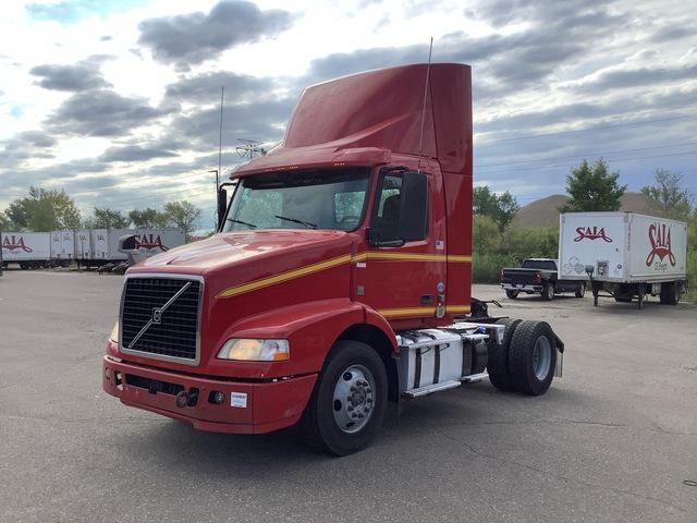 2017 Volvo VNM42T 4x2 S/A Day Cab Truck Tractor