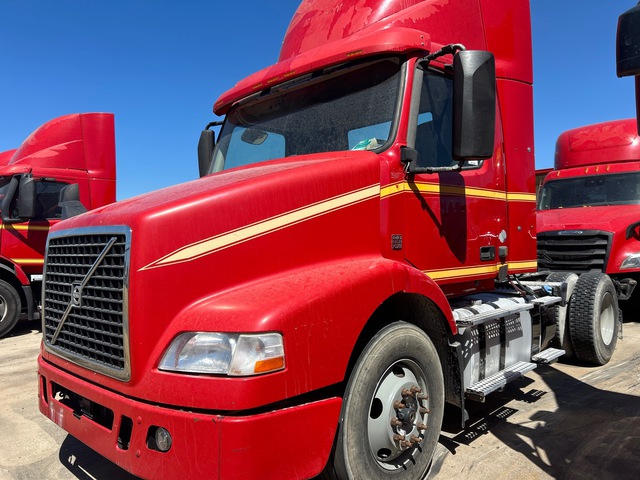 2017 Volvo VNM42T 4x2 S/A Day Cab Truck Tractor