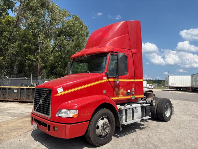2017 Volvo VNM42T 4x2 S/A Day Cab Truck Tractor