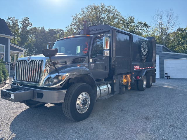 2015 International WorkStar 7400 6x4 Side Loader Waste Collection Truck