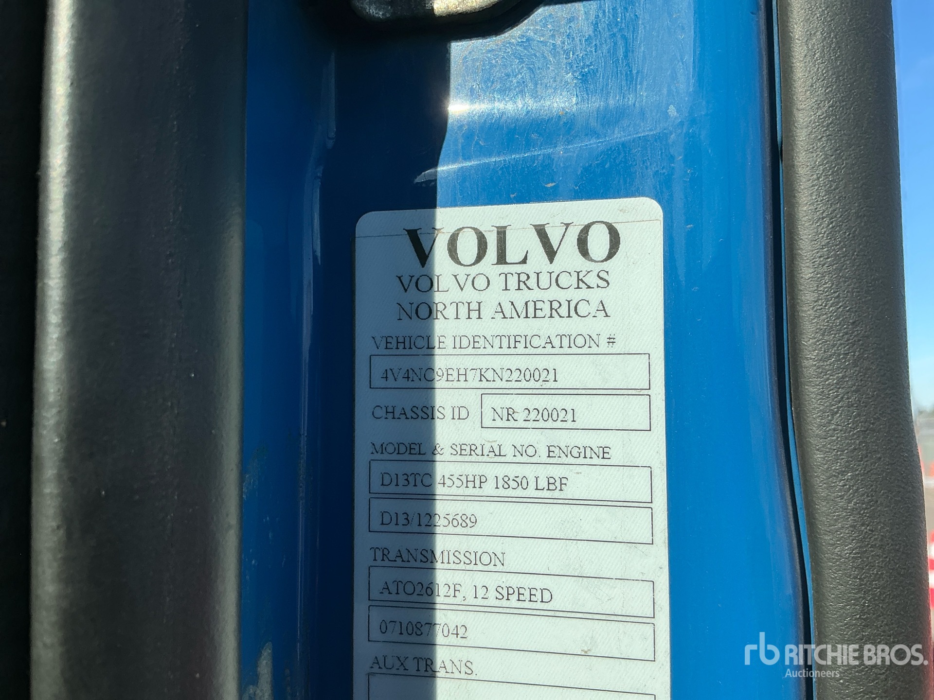 2019 Volvo VNL760