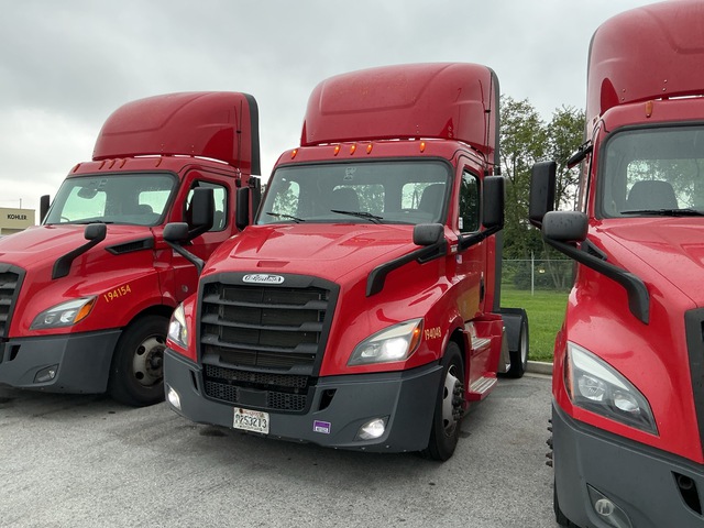 2019 Freightliner Cascadia 113 4x2 S/A Day Cab Truck Tractor 2019 Freightliner Cascadia 113 4x2 S/A Day Cab Truck Tractor