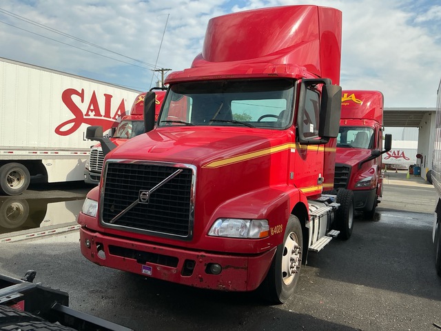 2016 Volvo VNM42T 4x2 S/A Day Cab Truck Tractor