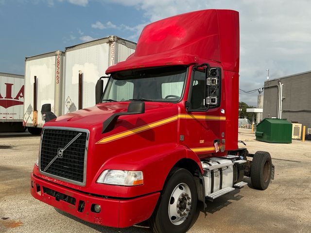 2018 Volvo VNM42T 4x2 S/A Day Cab Truck Tractor
