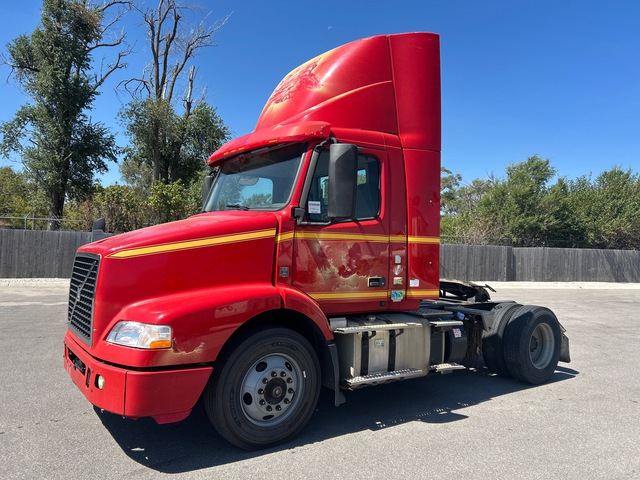 2017 Volvo VNM42T 4x2 S/A Day Cab Truck Tractor