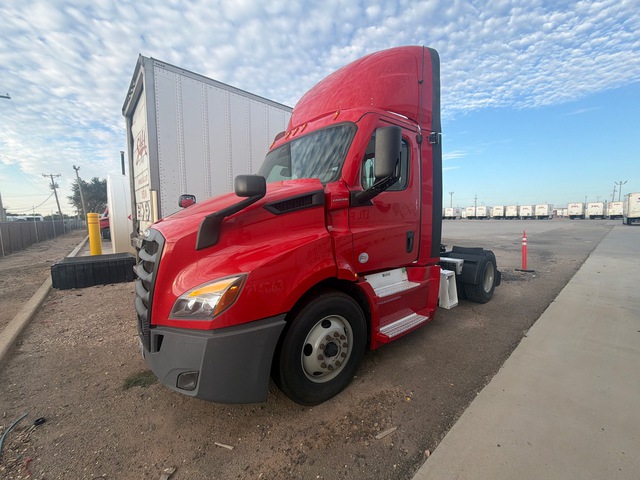 2021 Freightliner Cascadia 113 4x2 S/A Day Cab Truck Tractor