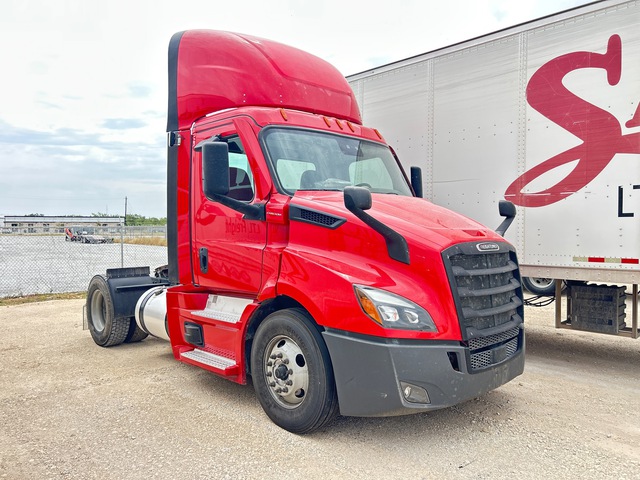 2021 Freightliner Cascadia 116 4x2 S/A Day Cab Truck Tractor (Inoperable)