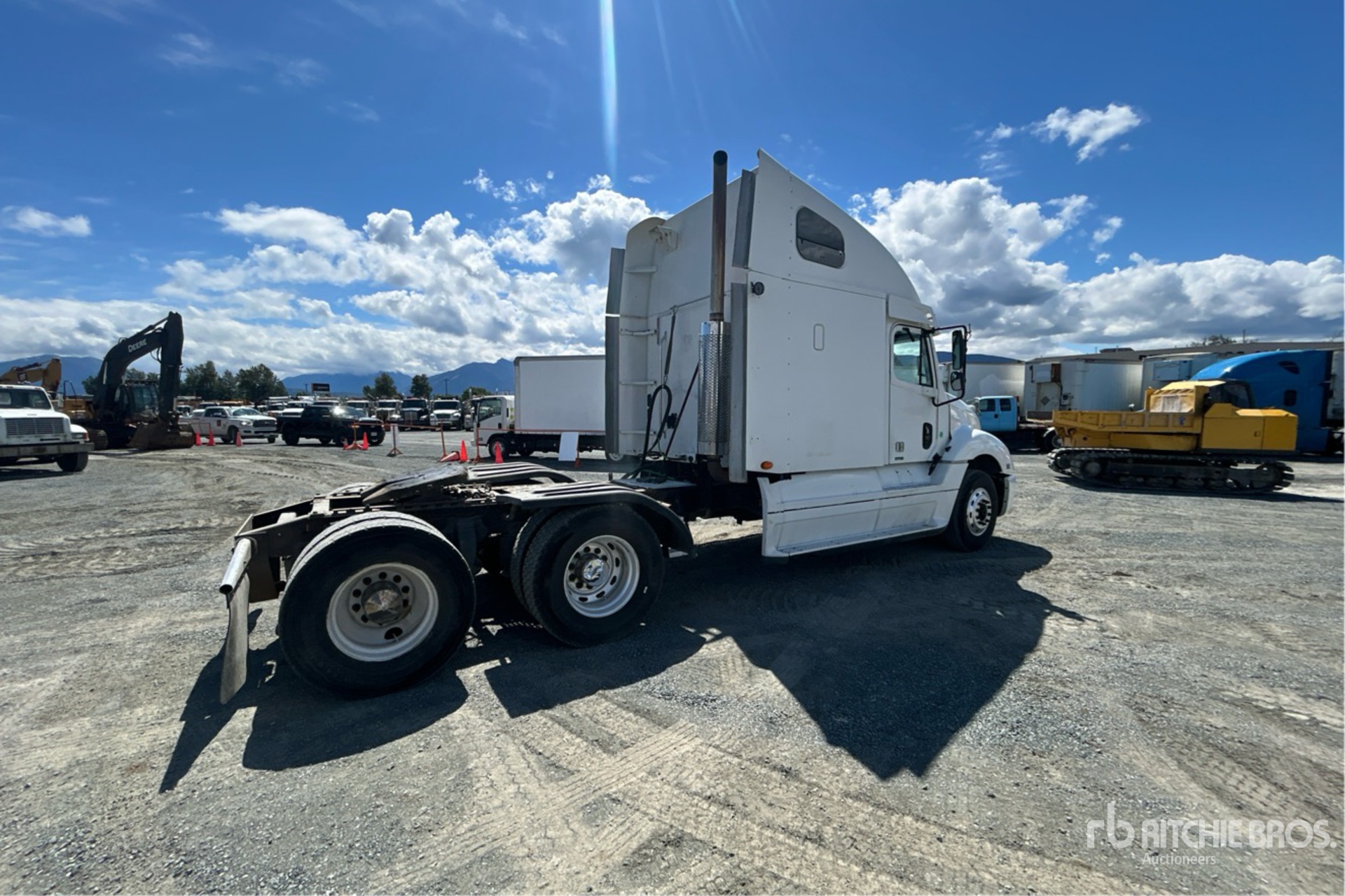 2004 Freightliner COLUMBIA 120