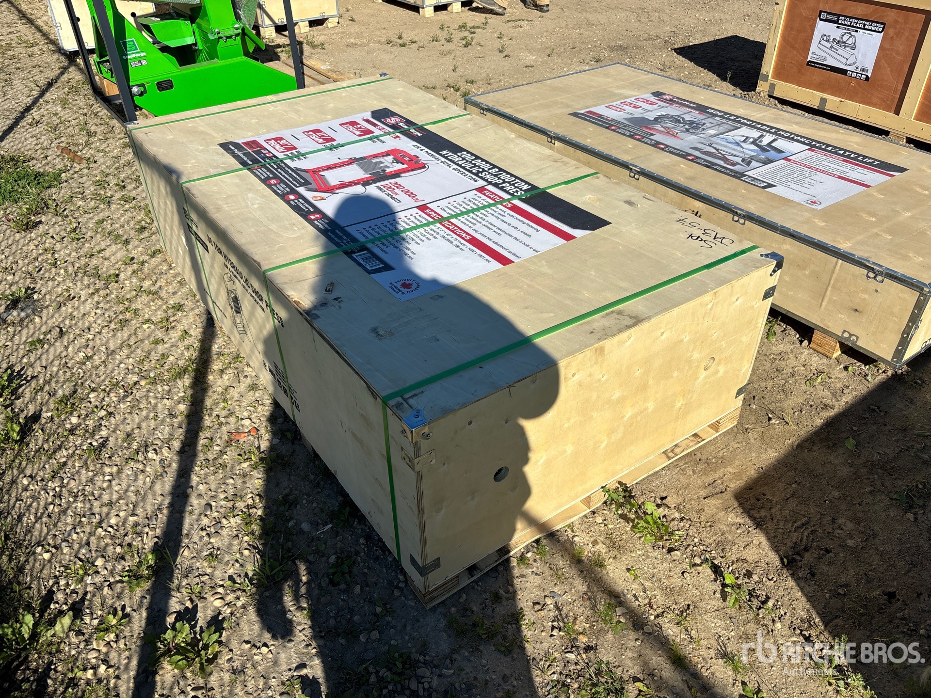 General Appearance with Picture, Right Rear Corner