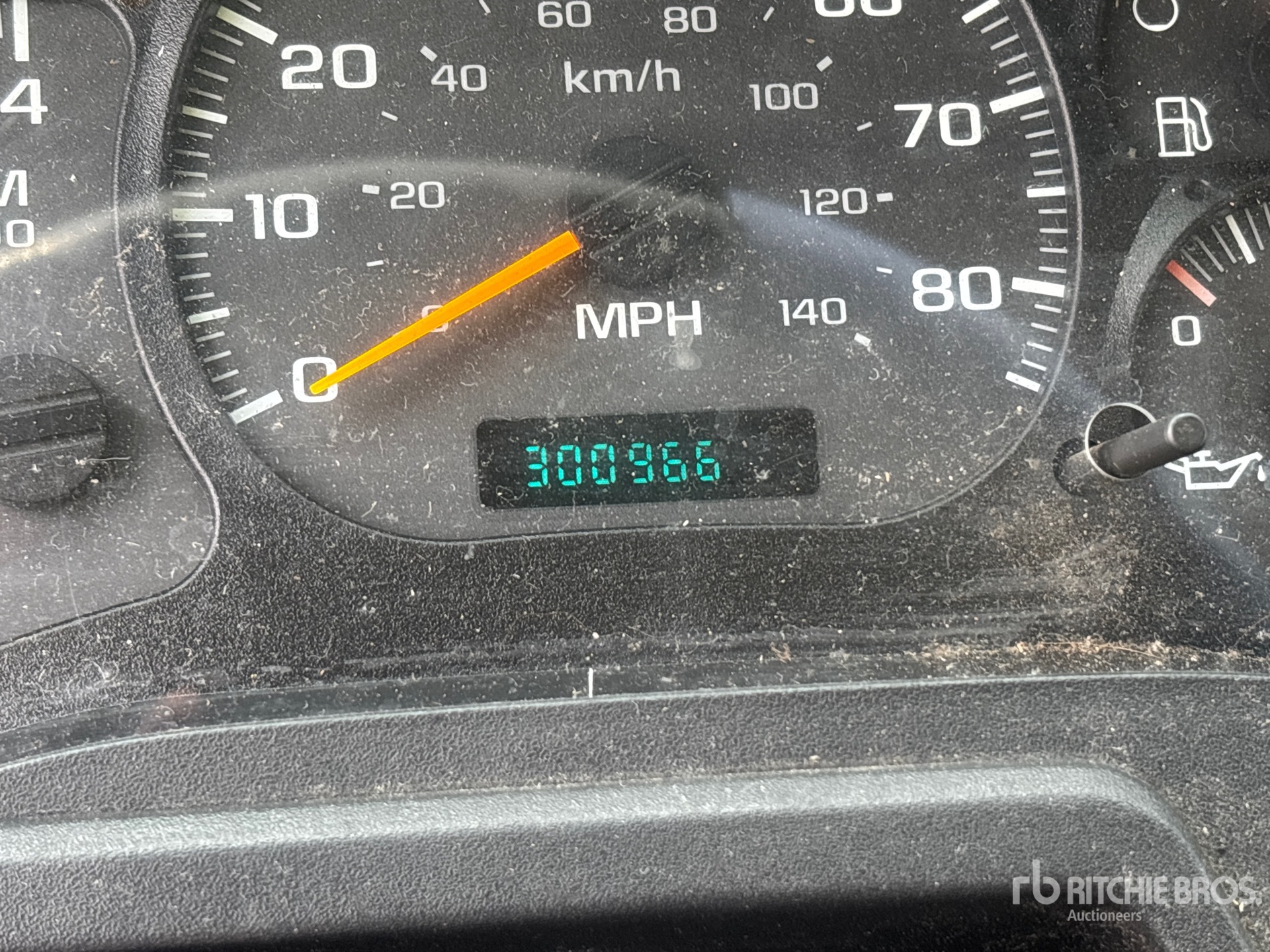 2004 GMC T7500