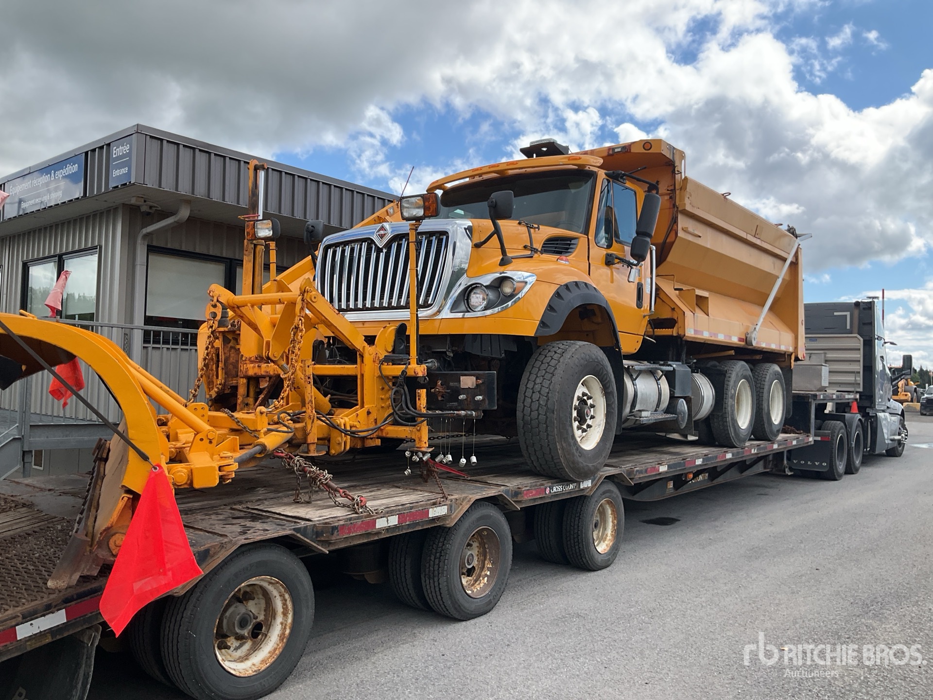 Photo of 2014 International 7600