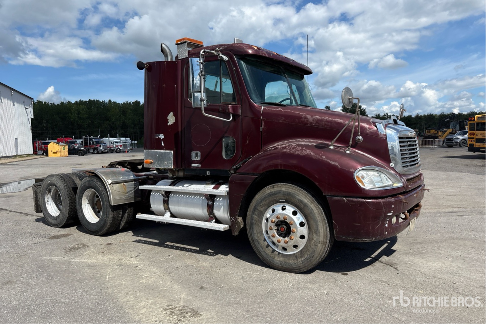 2001 Freightliner COLUMBIA 120