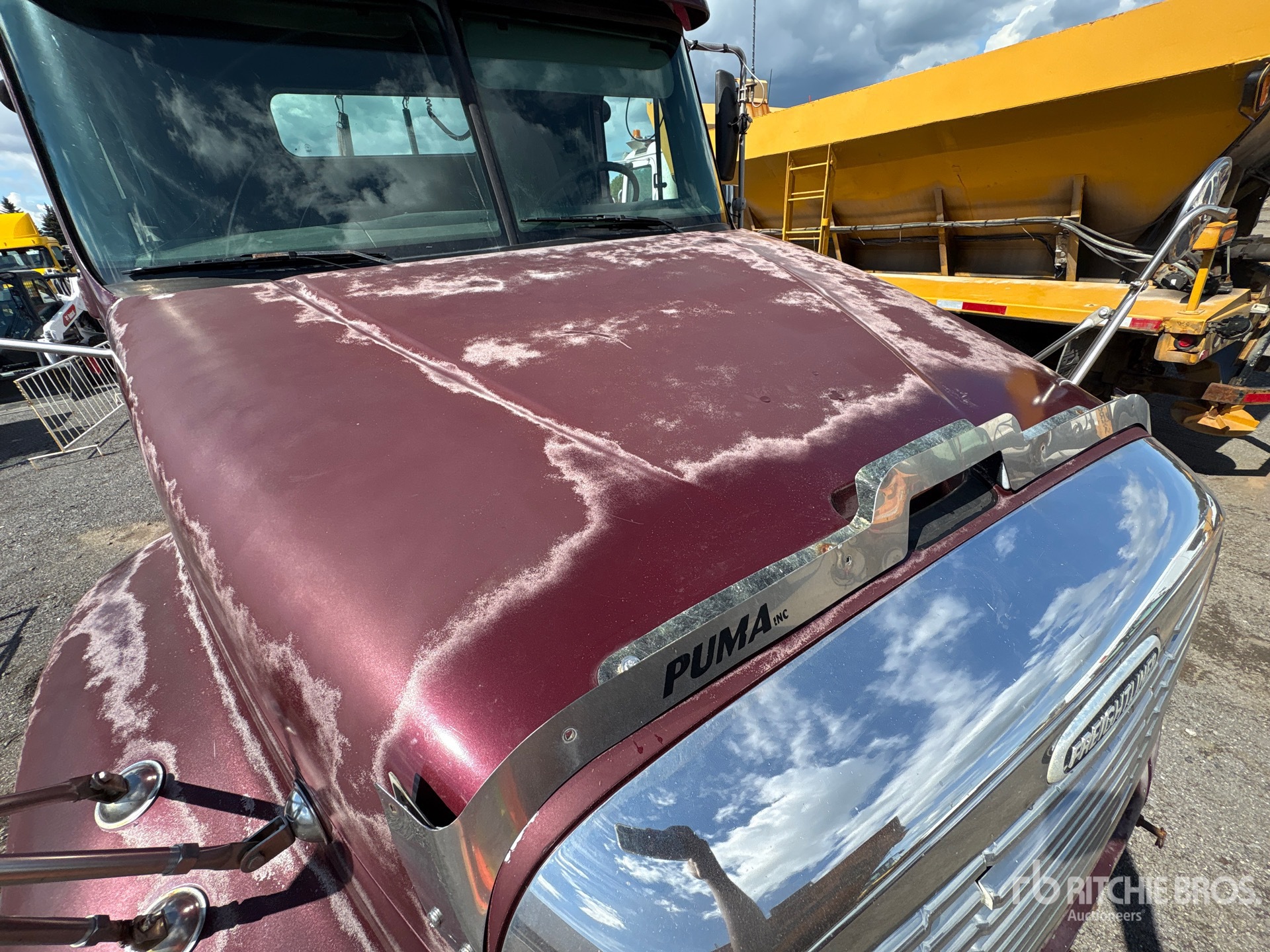 2001 Freightliner COLUMBIA 120