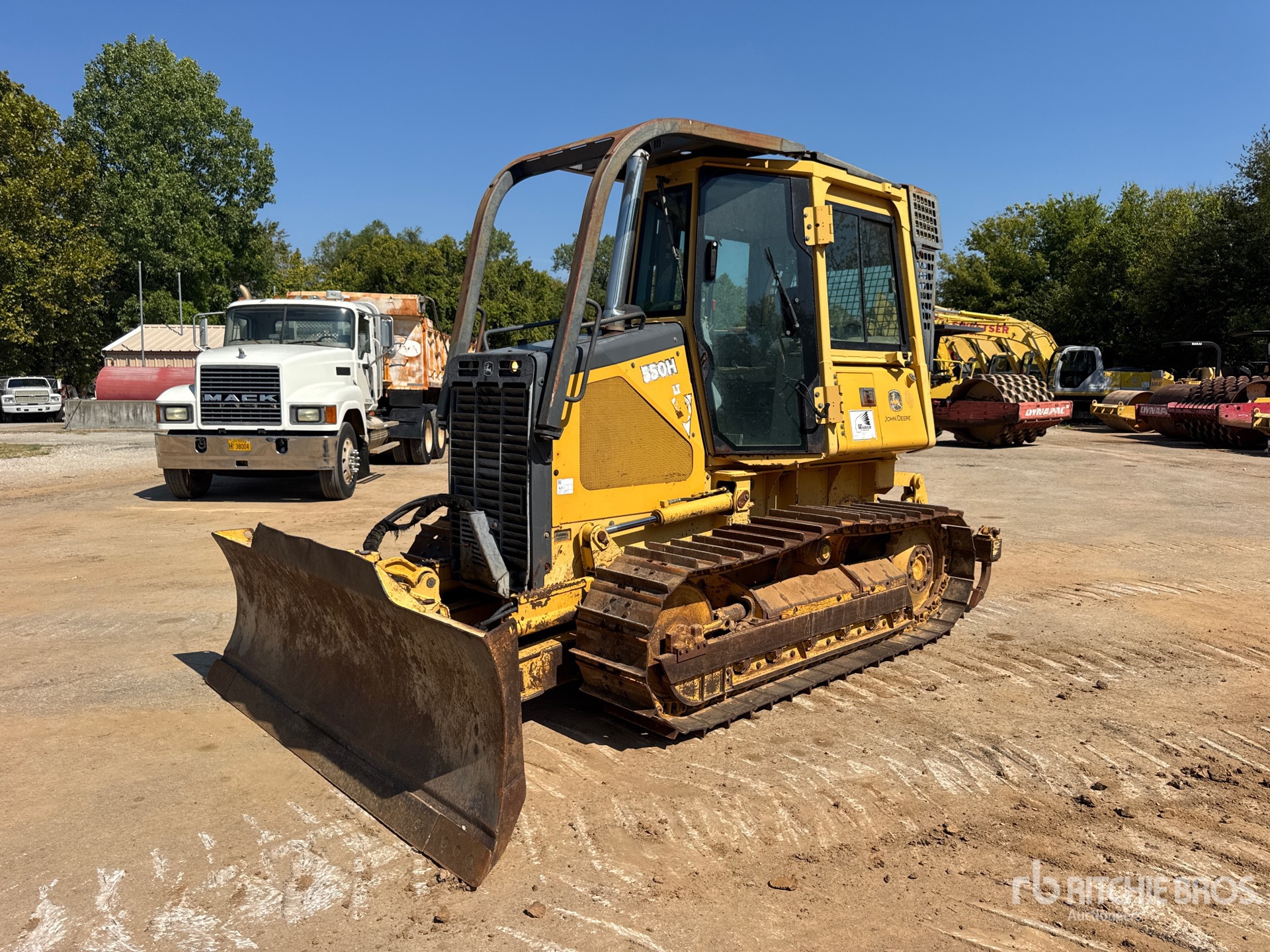 2004 John Deere 550H LT