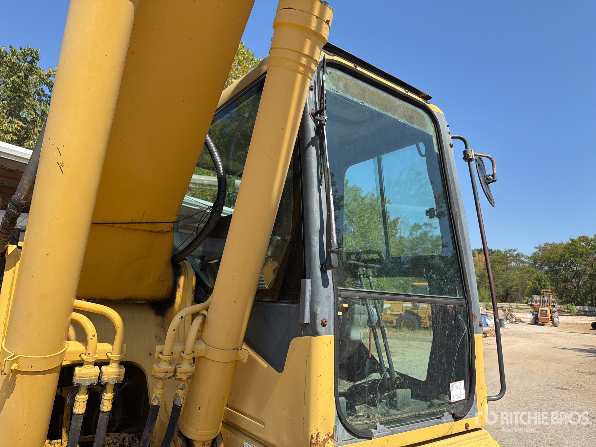 2004 Komatsu PC220LC-7