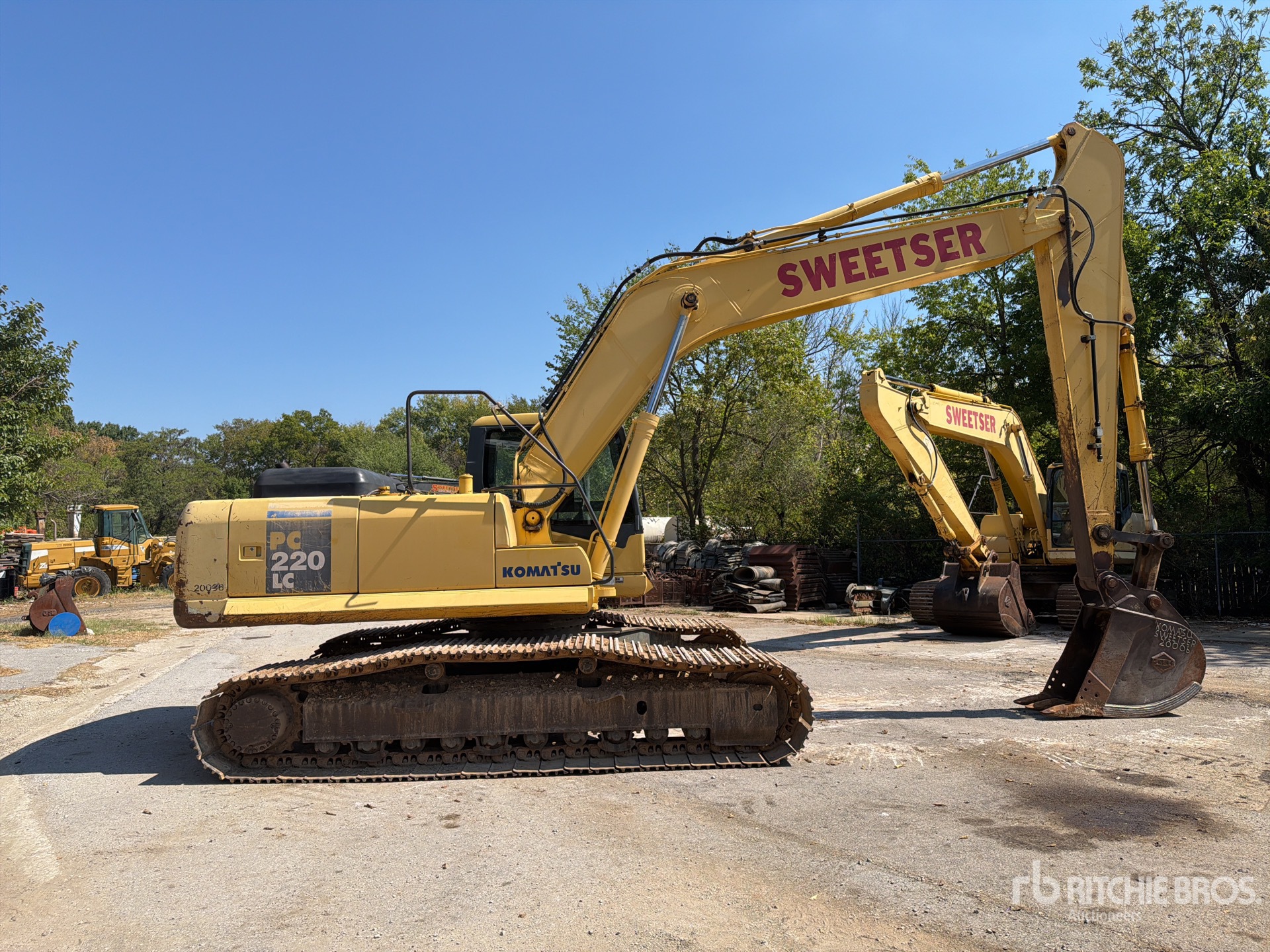 2004 Komatsu PC220LC-7