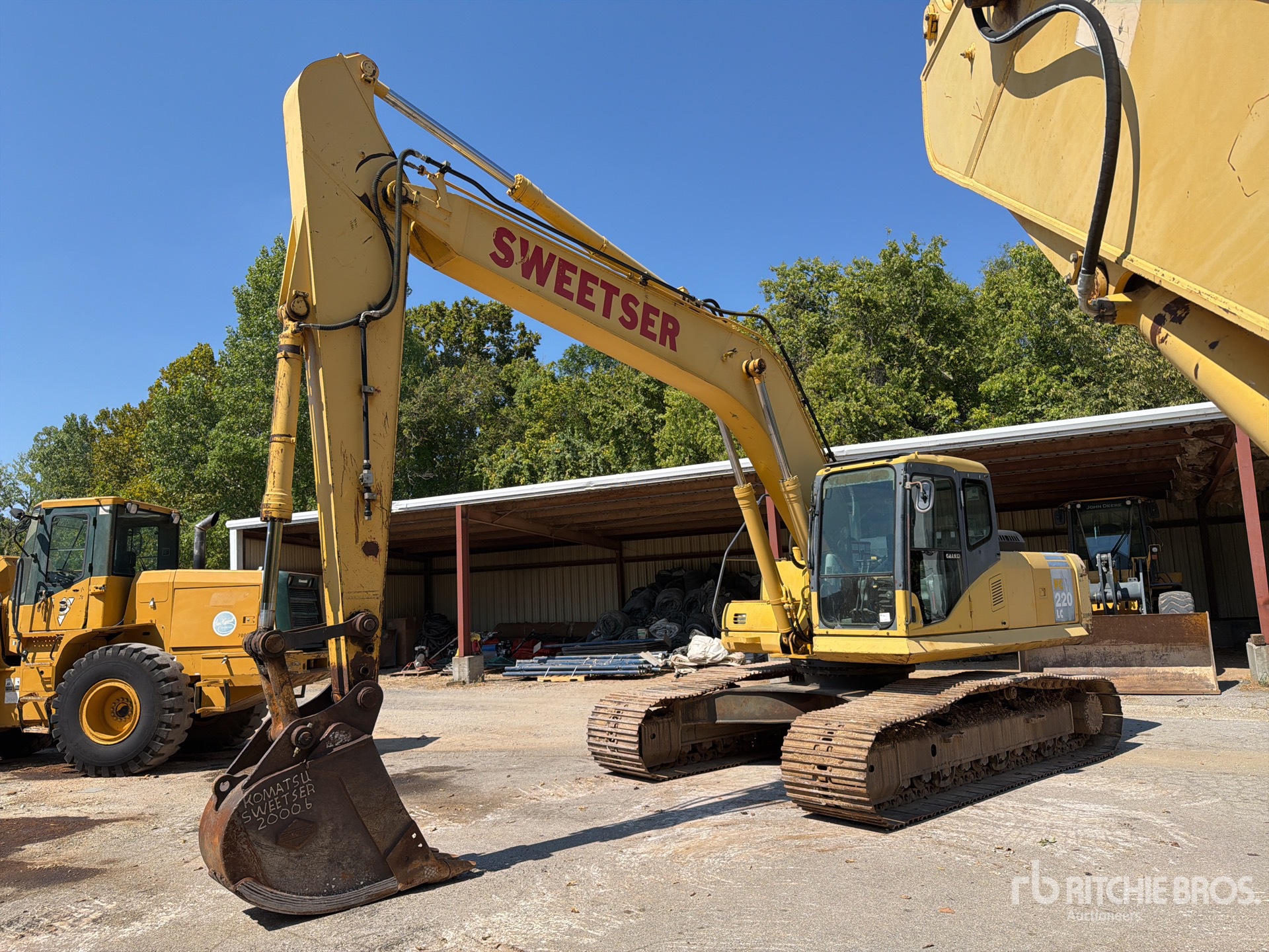Photo of 2004 Komatsu PC220LC-7