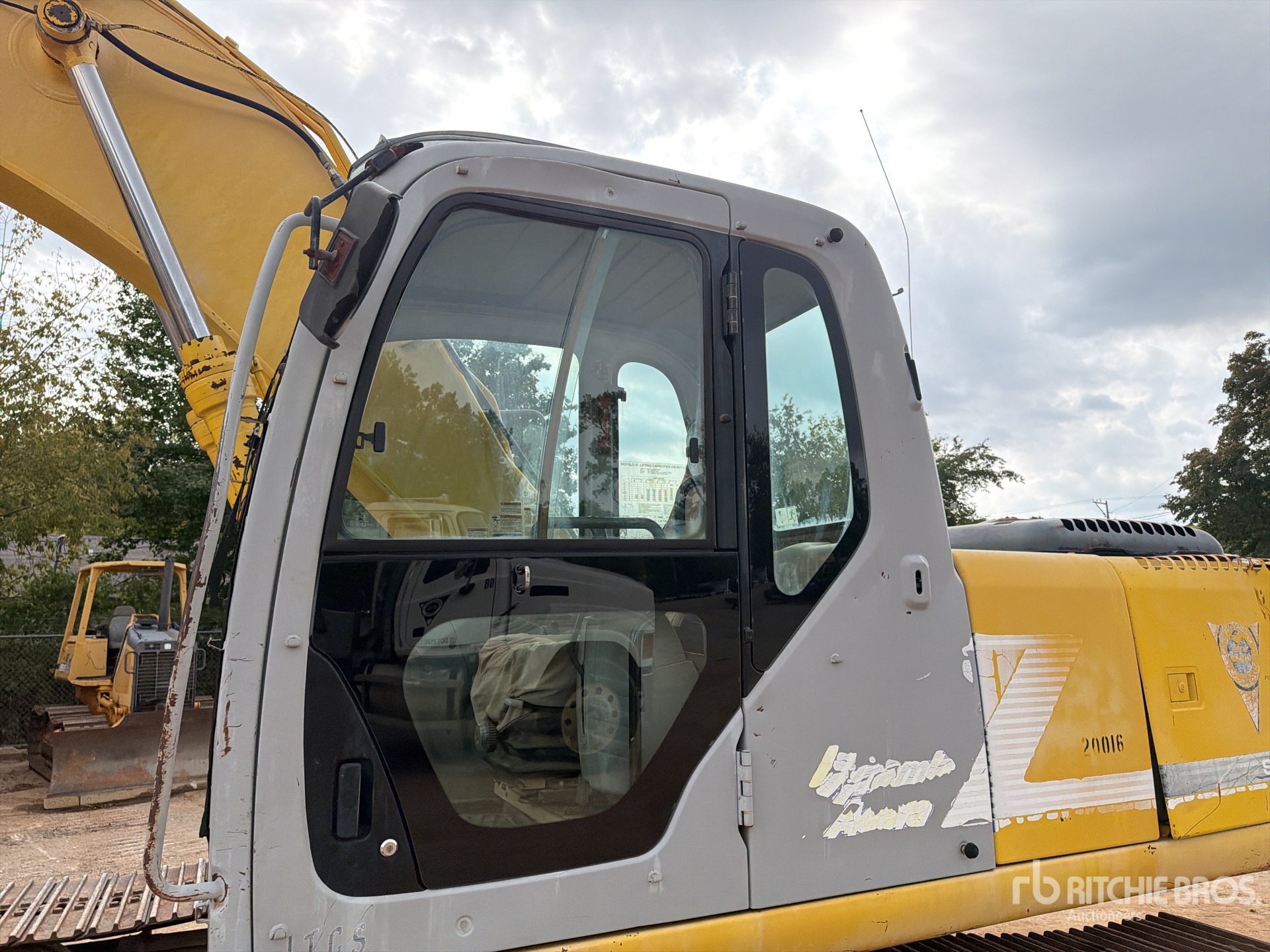 2001 Kobelco SK210 LC