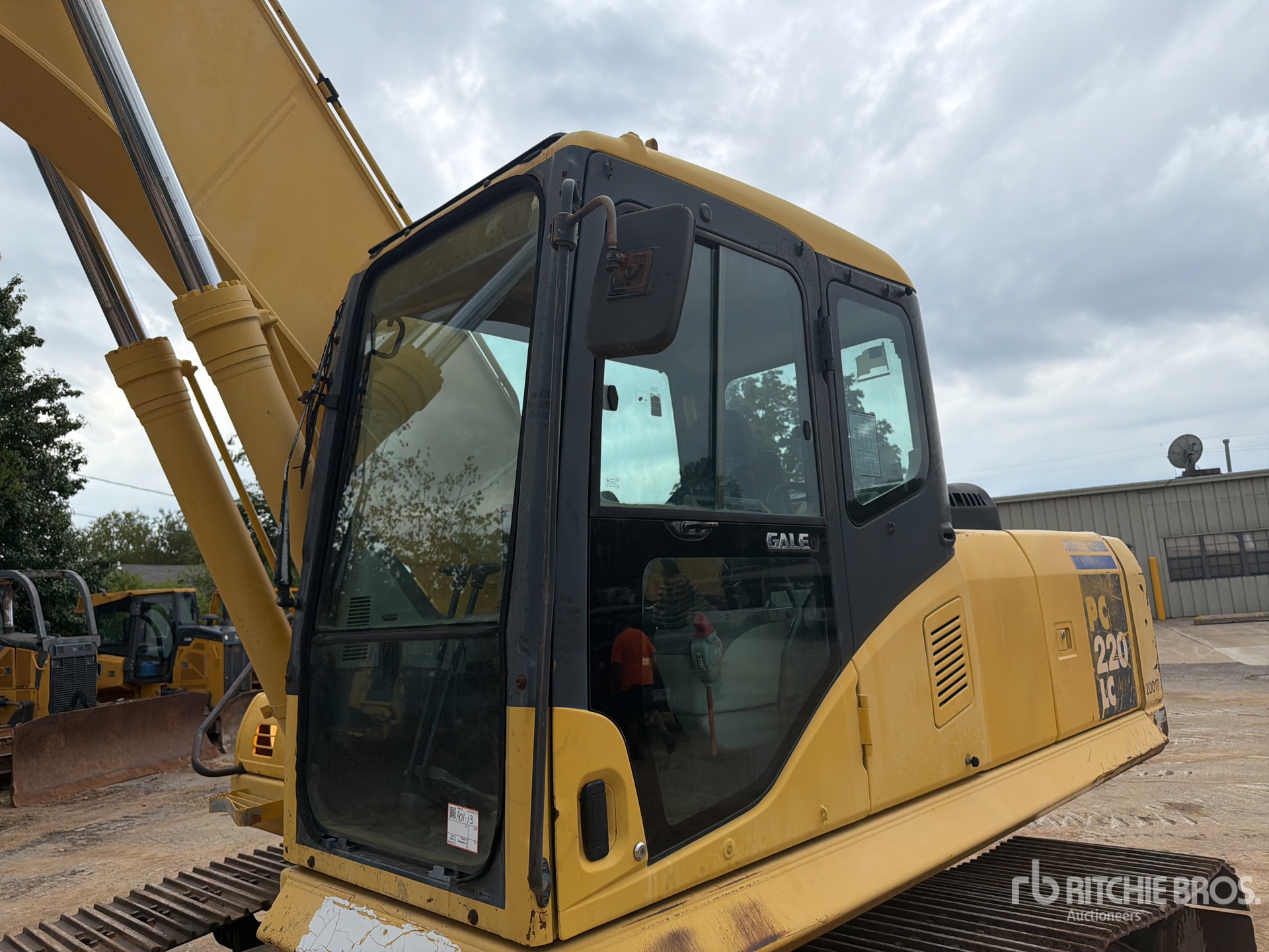 2004 Komatsu PC220LC-7
