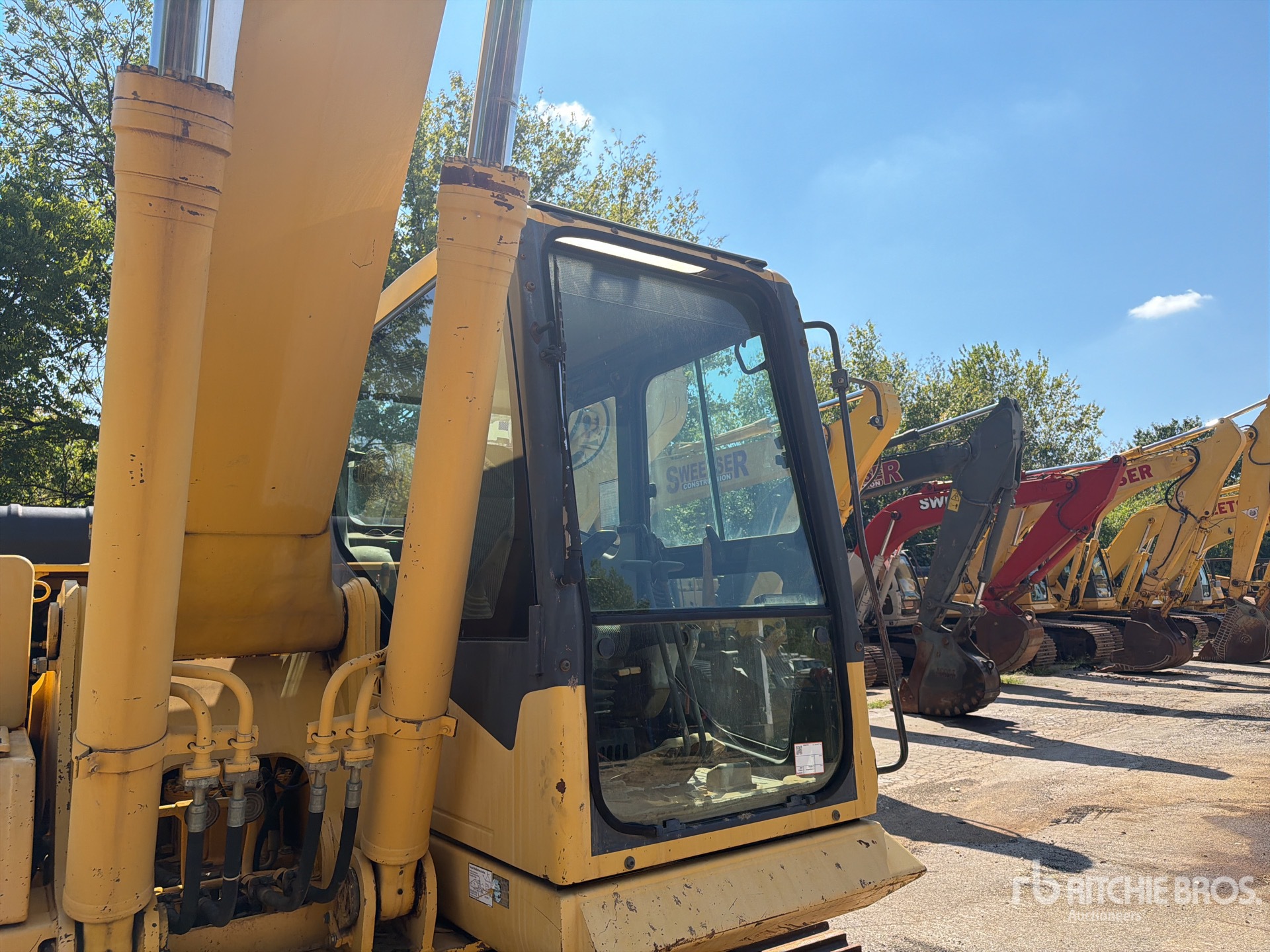 2005 Komatsu PC220LC-7