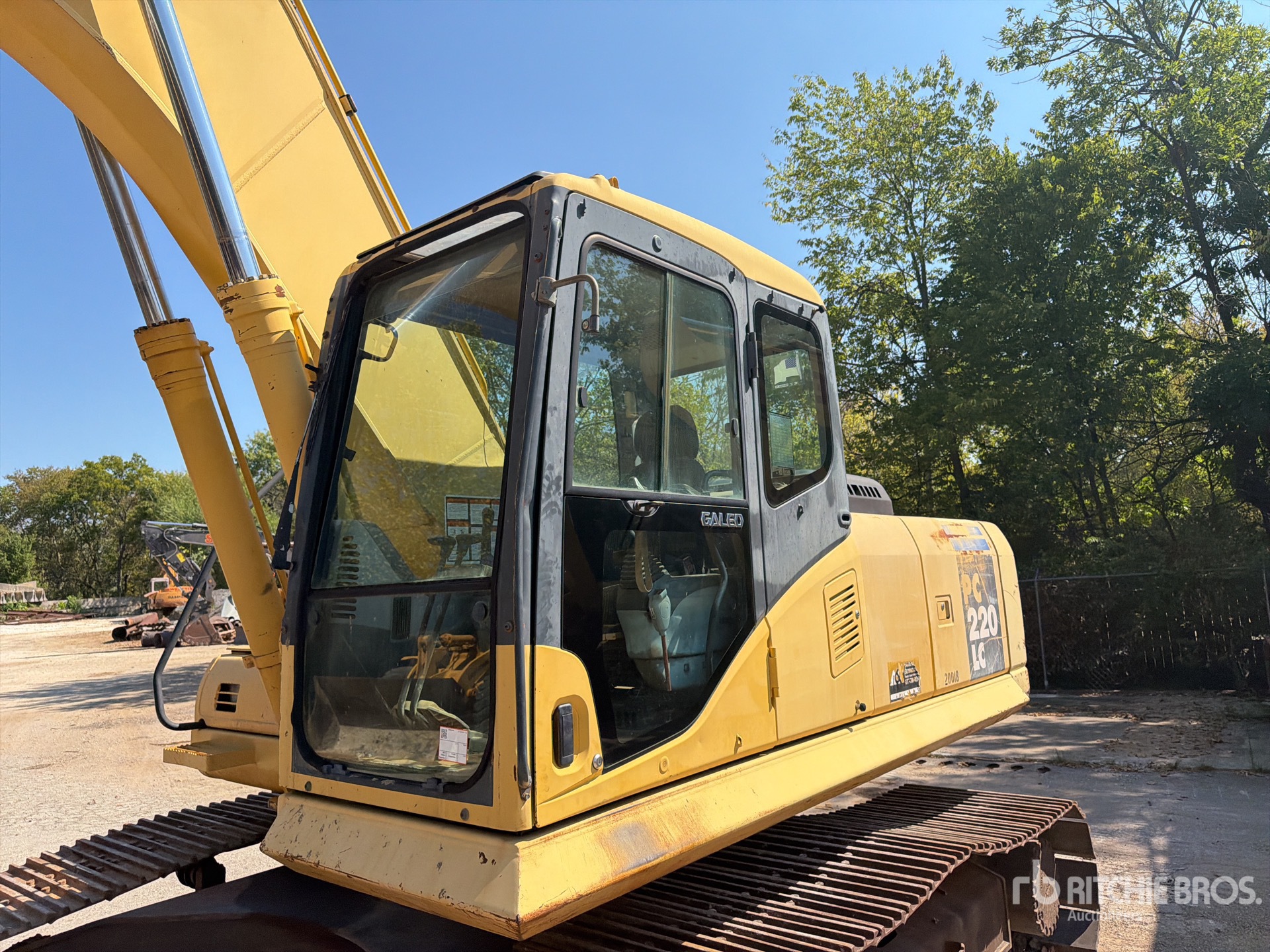 2005 Komatsu PC220LC-7