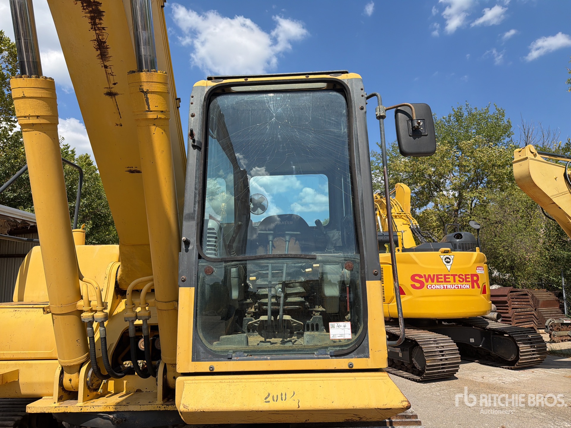 2005 Komatsu PC270LC-7