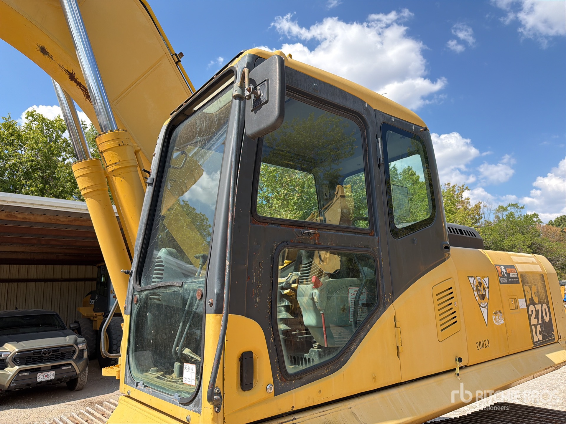 2005 Komatsu PC270LC-7