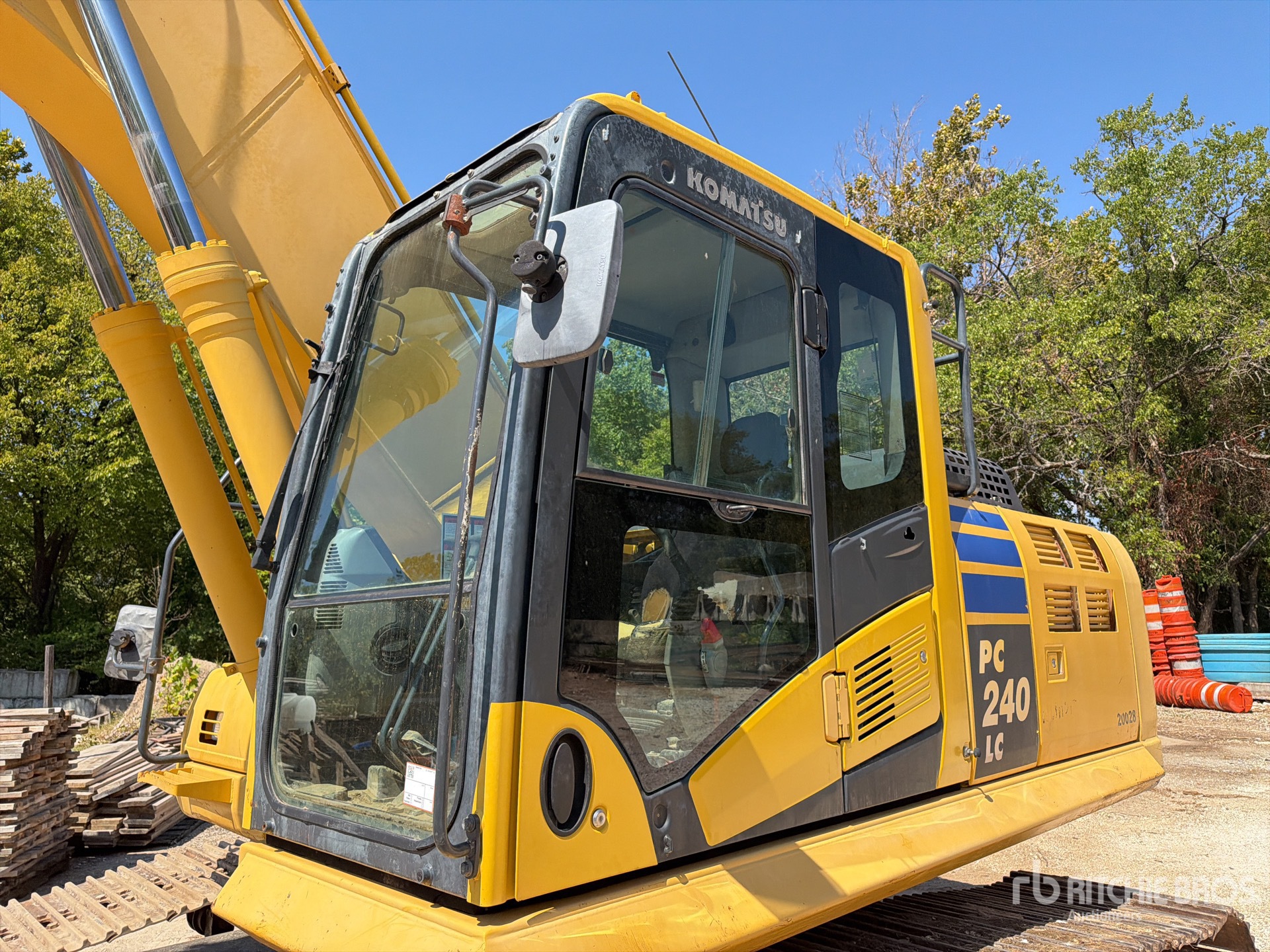 2012 Komatsu PC240LC-10